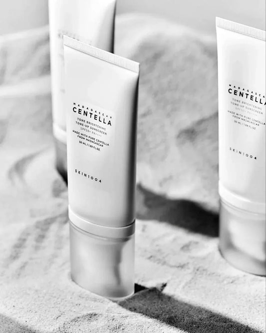 SKIN1004 Tone - Up Sunscreen – Protetor Solar Clareador com Centella e FPS50+ PA++++ - Keva Cosmetic