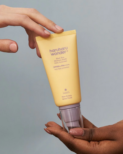 {{Haruharu Wonder Black Rice Moisture Airyfit Sunscreen – Protetor Solar Hidratante FPS 50+}} cosmética coreana em Portugal KEVA Cosmetic.