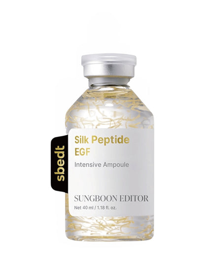 SUNGBOON EDITOR - Silk Peptide EGF Intensive Ampoule é uma ampola altamente concentrada desenvolvida para melhorar a elasticidade da pele, reduzir a visibilidade das linhas finas e proporcionar à pele uma sensação mais preenchida e hidratada. A fórmula sedosa é rapidamente absorvida e deixa a pele macia, firme e radiante.

A fórmula contém complexo EGF, 13 peptídeos diferentes, colagénio e ácido hialurónico que, em conjunto, ajudam a reforçar a estrutura da pele e a hidratá-la em profundidade. A niacinamida